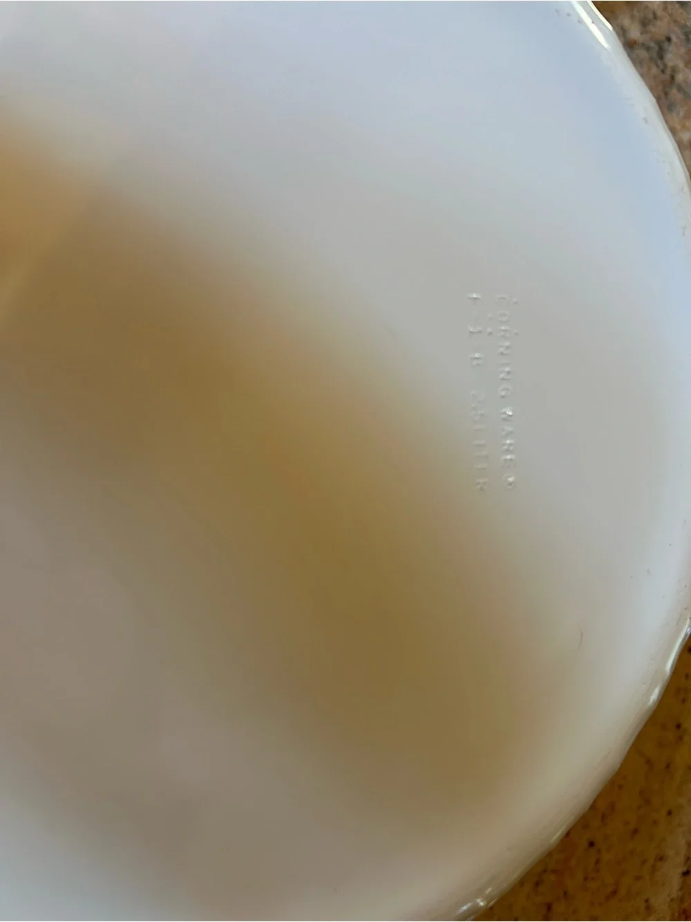 Corningware 2.5Qt #F1B French White Ribbed  Round Casserole w/Pyrex Lid G-1-C
